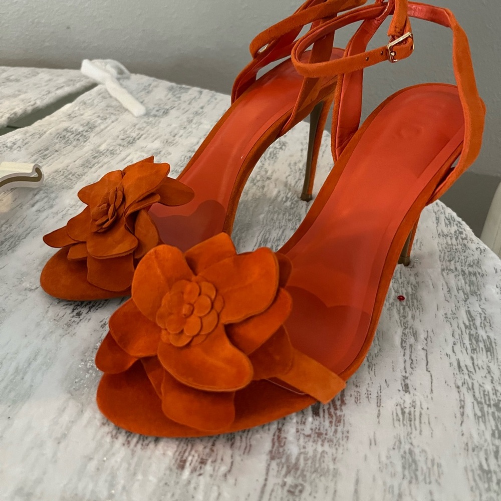 Real Suede Coral Flower Sandals Sz 8.5 New In Box-included.